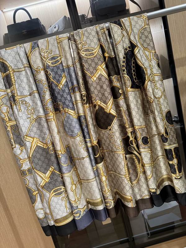 Gucci silk scarf 180X90cm E030130